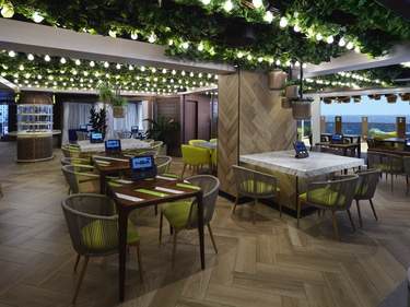 NCL Norwegian Prima Food Hall Indulge ©Christian Santiago 0.jpeg